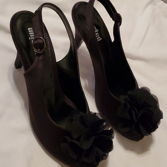 Unlisted shoe - Picture 2 of 9